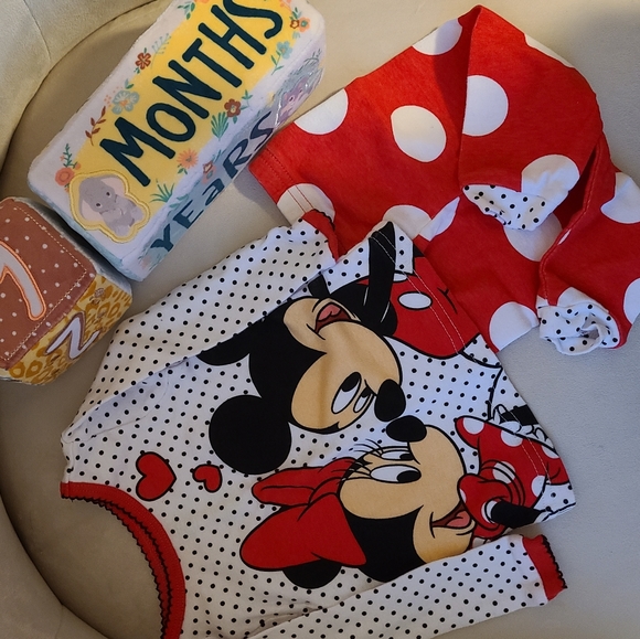 Disney Minnie Mouse Pajamas - Picture 1 of 2